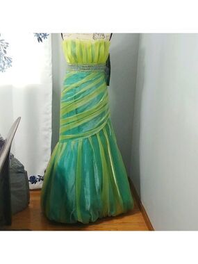 NWT Stunning Lafee Strapless Mermaid Aqua/Green Prom 8